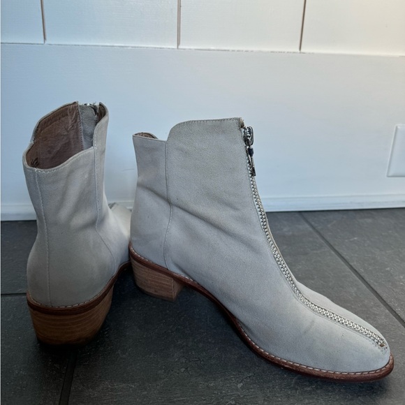 Matiko Mylvia Zipped Ankle Boots - Picture 11 of 14
